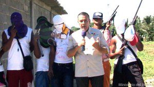 Rangel Ávalos se reunió con 280 bandas para inaugurar sus zonas de acción criminal como "territorios de paz". Durante las conversaciones se tomó fotos como ésta.