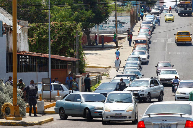 Venezuela: al país con las mayores reservas mundiales de crudo se le agota la gasolina - Alicia Hernández
