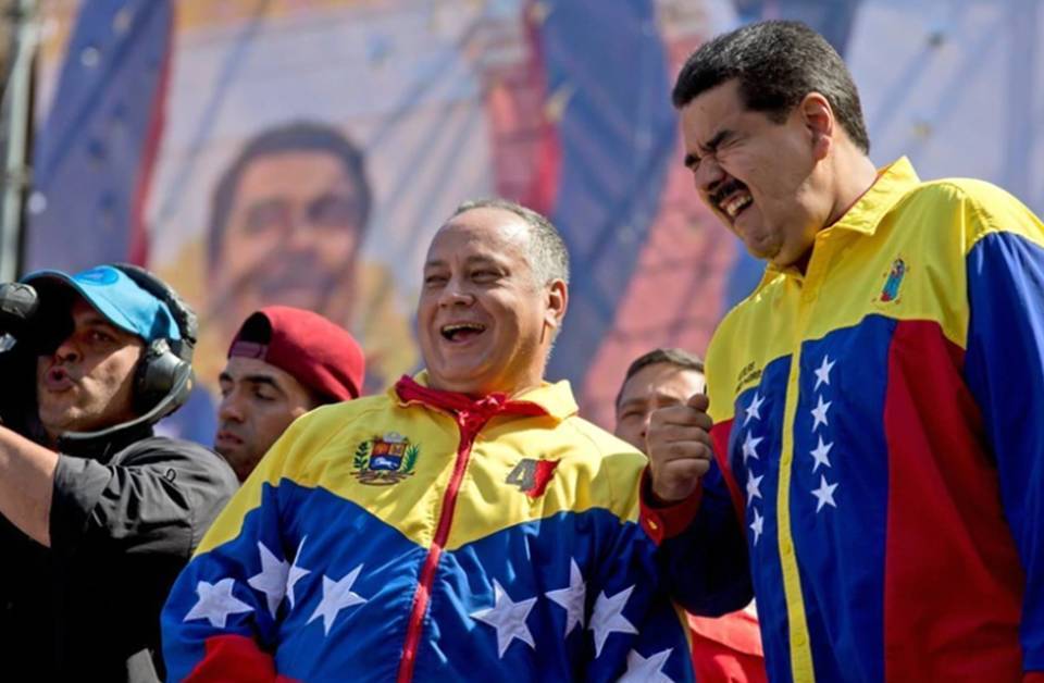 Un aplauso que se transformó en amenaza: por qué Maduro colocaría a un hombre de Diosdado Cabello al frente del Ministerio de Defensa - Sebastiana Barráez