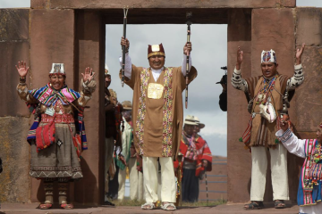 Ascenso y caída de Evo Morales, el gran chamán de la izquierda - Carlos Granés